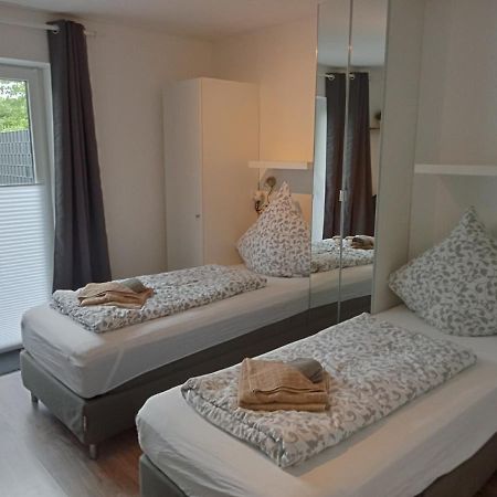 Ferienhaus Am Binnenhafen Emden Exteriör bild